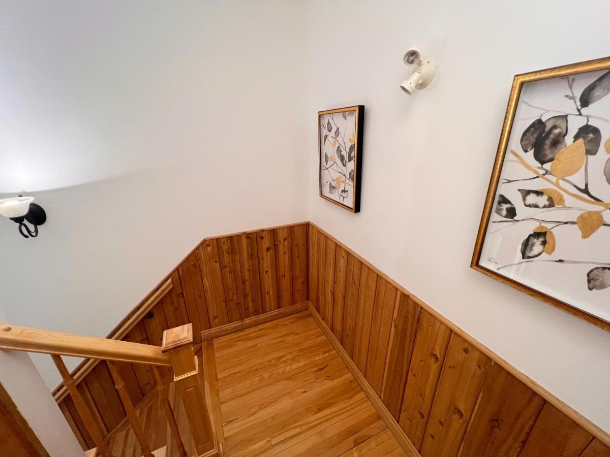 Auberge Au Poste De Traite Sainte-Famille Bagian luar foto
