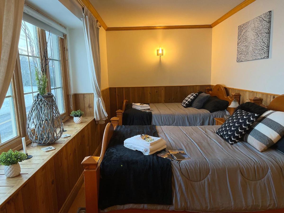 Auberge Au Poste De Traite Sainte-Famille Bagian luar foto