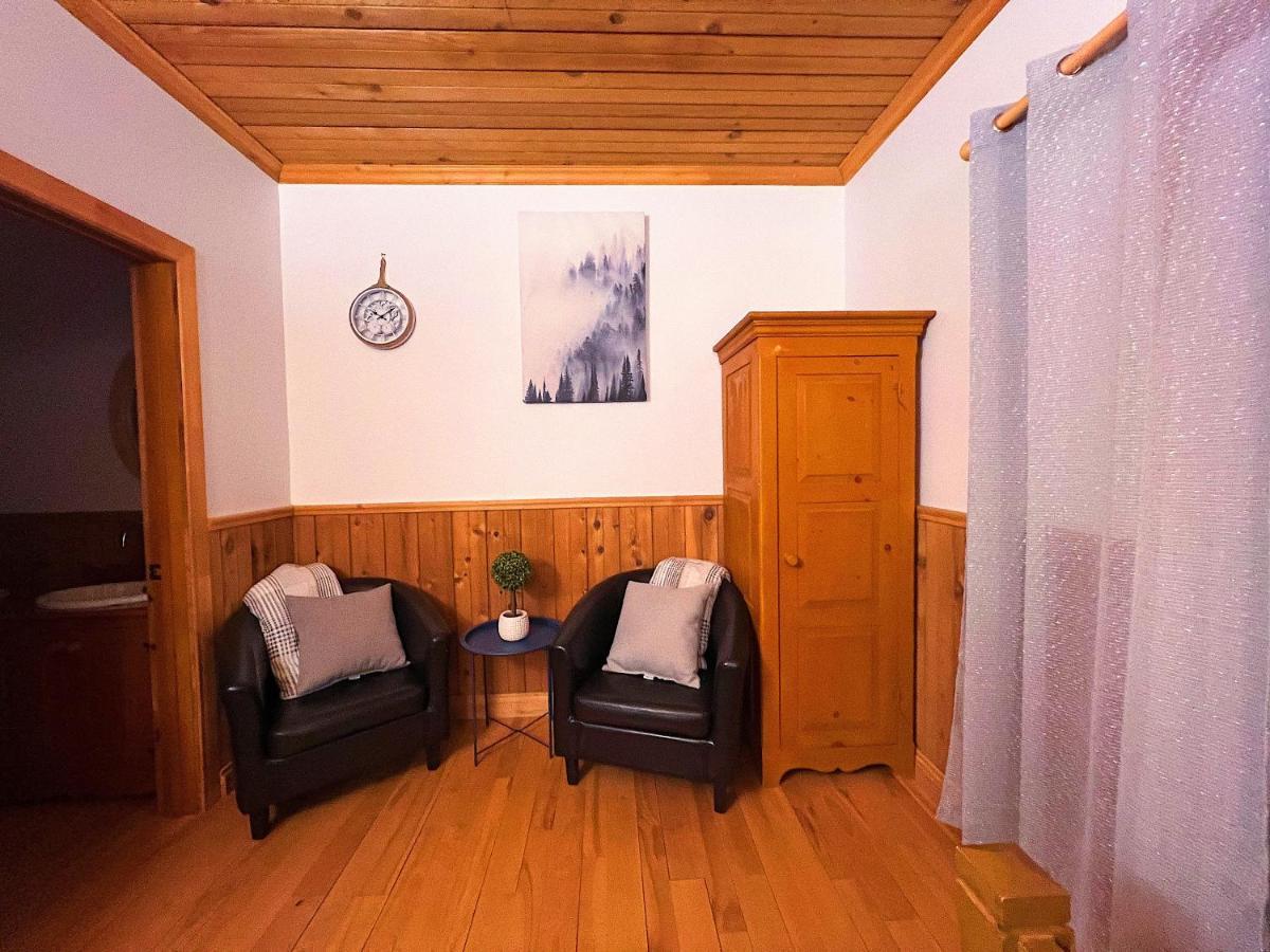 Auberge Au Poste De Traite Sainte-Famille Bagian luar foto