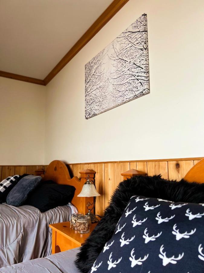 Auberge Au Poste De Traite Sainte-Famille Bagian luar foto